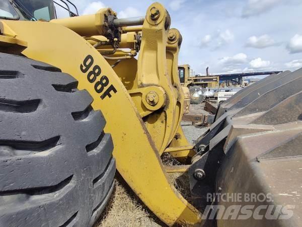 CAT 988F Фронтальні навантажувачі