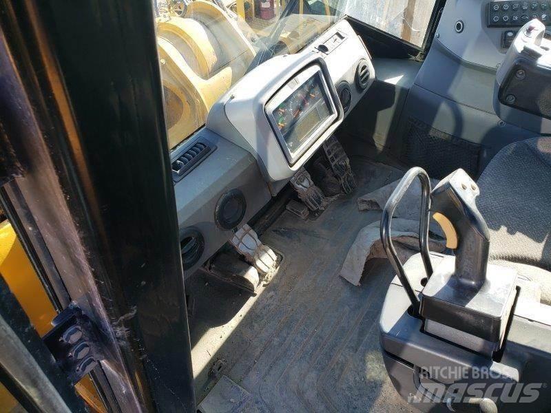 CAT 988K Фронтальні навантажувачі