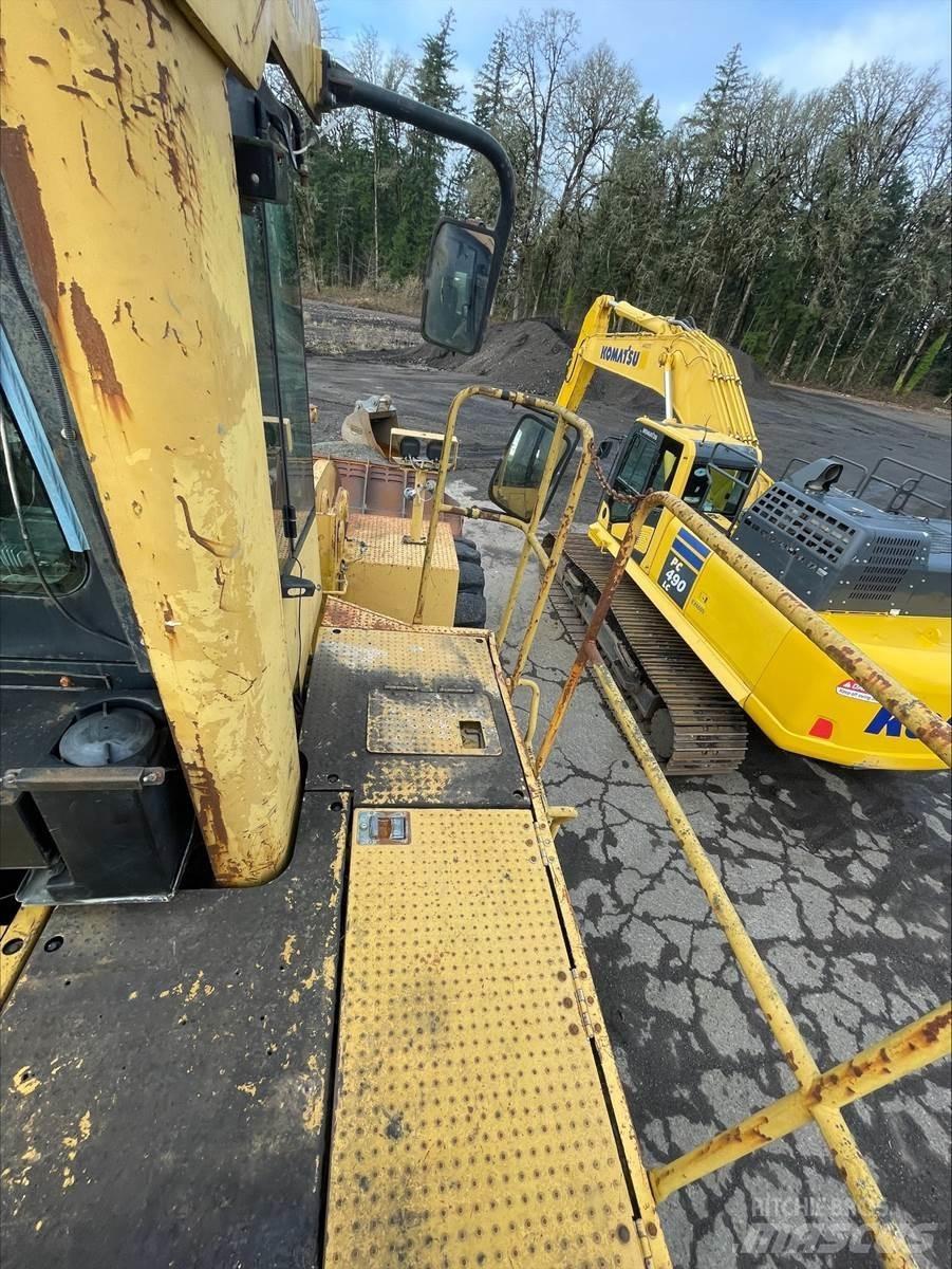 CAT 990 Фронтальні навантажувачі