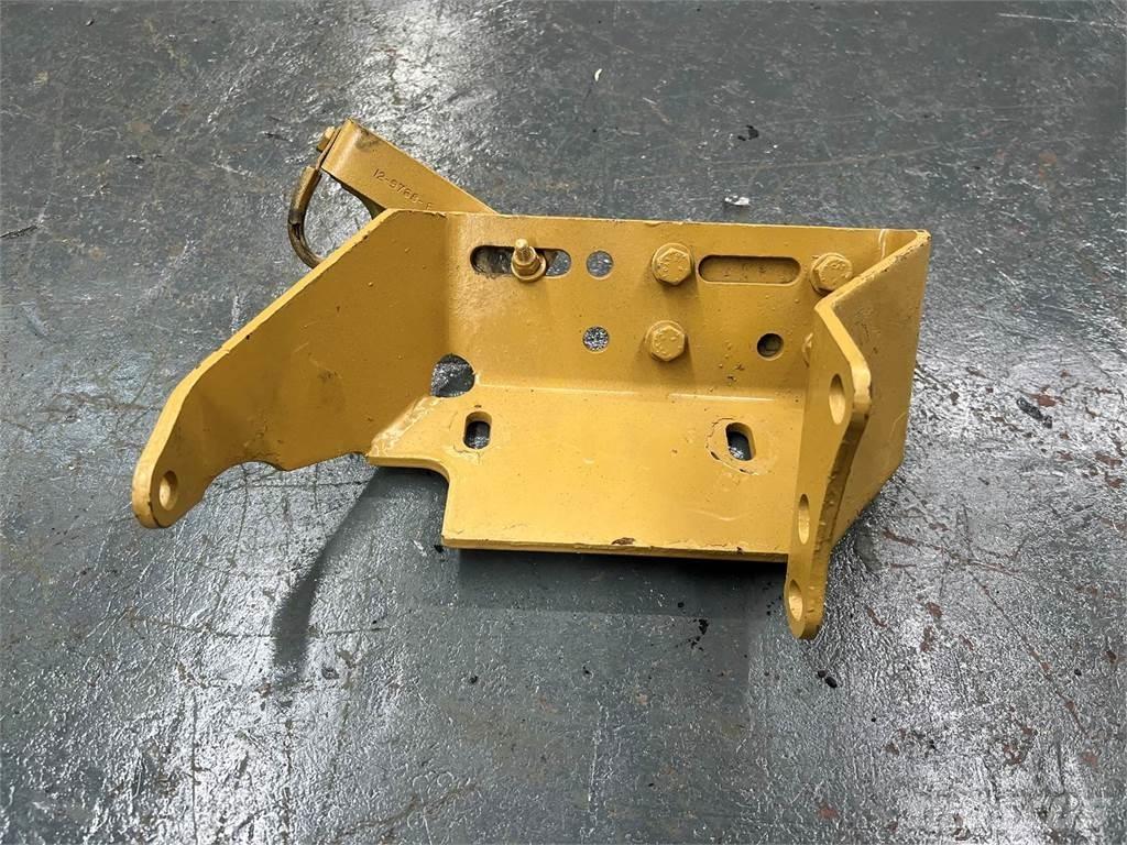 CAT C15 Двигуни