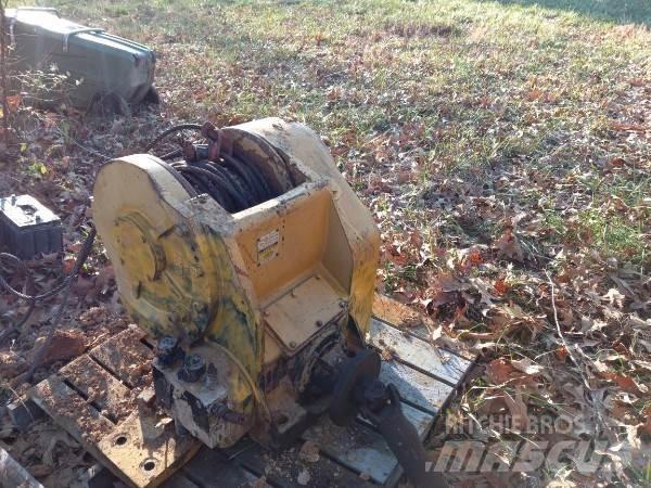 CAT C501 Лебідки