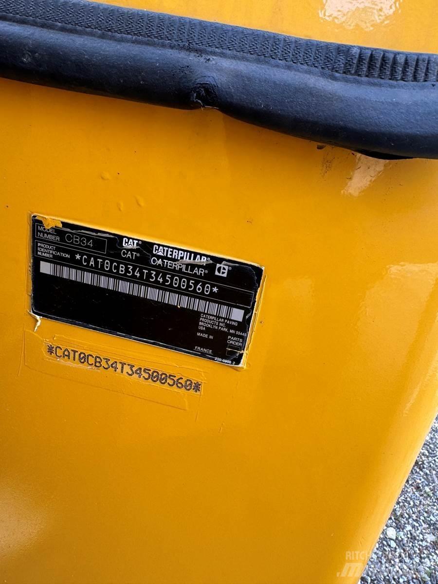 CAT CB34 Асфальтовкладачі