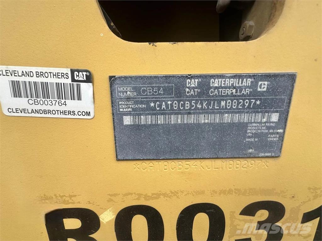CAT CB54 Грунтові котки