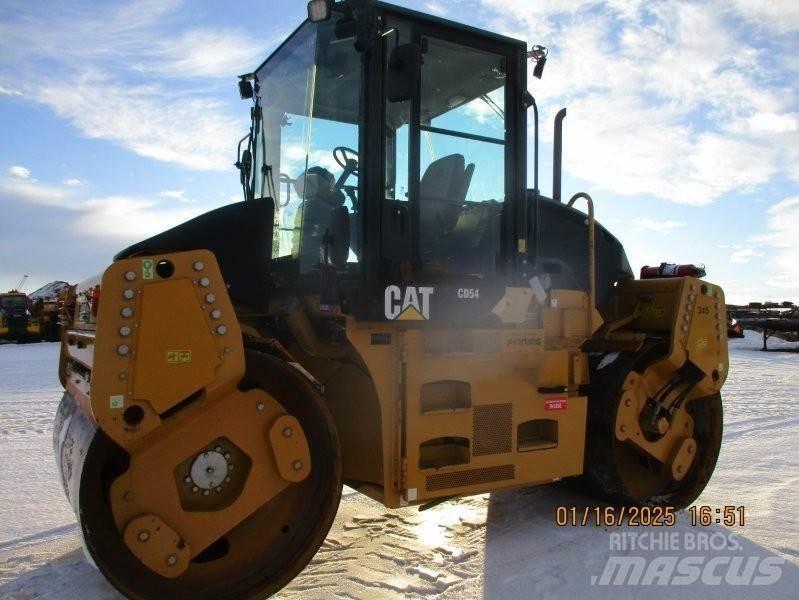 CAT CD54 Пневматичні катки