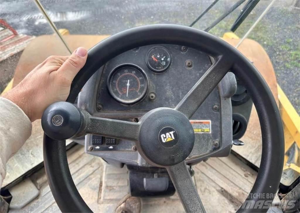 CAT CS74 Грунтові котки
