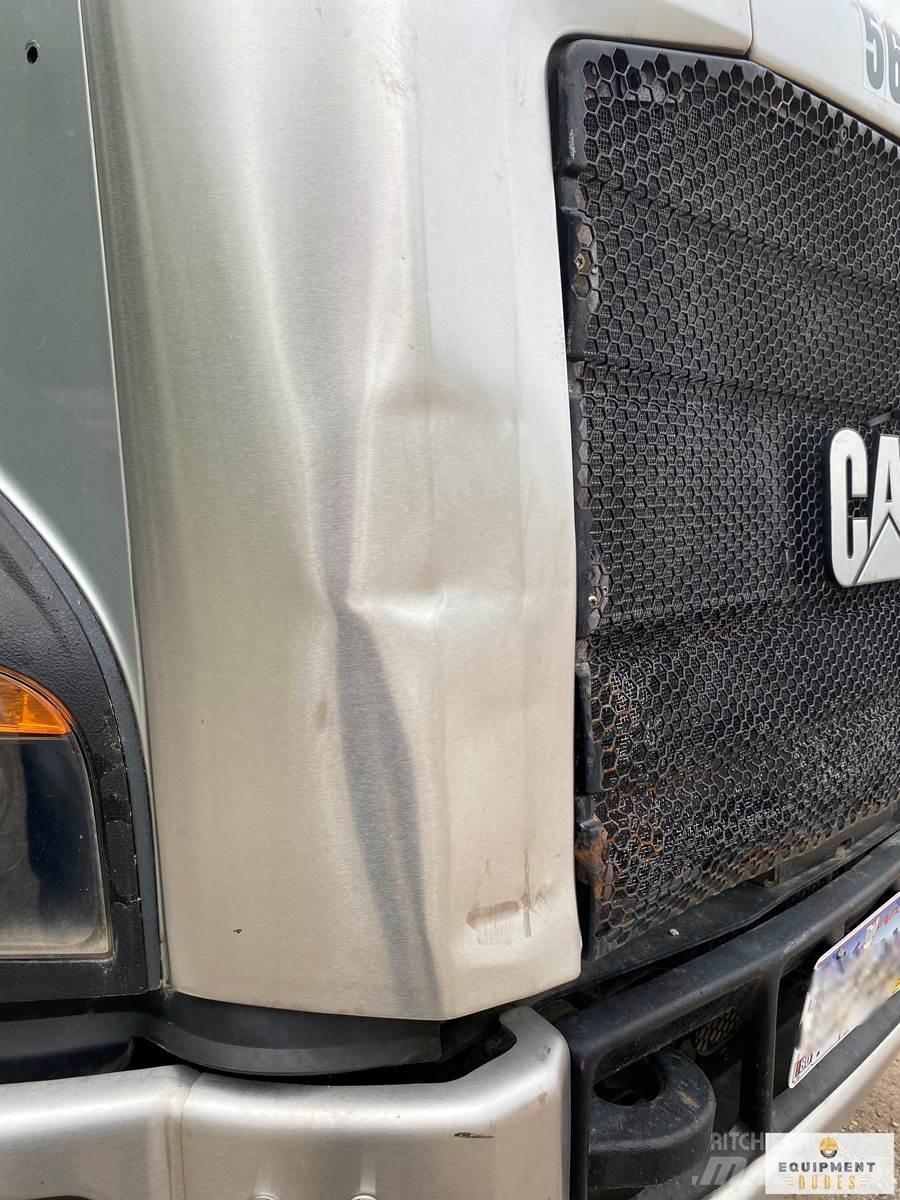 CAT CT660 Самоскиди