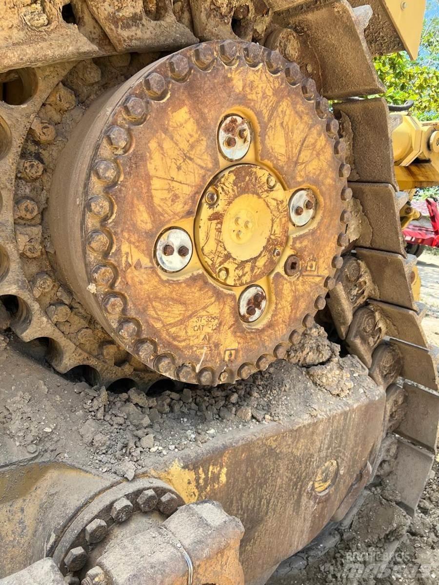 CAT D10T Гусеничні бульдозери