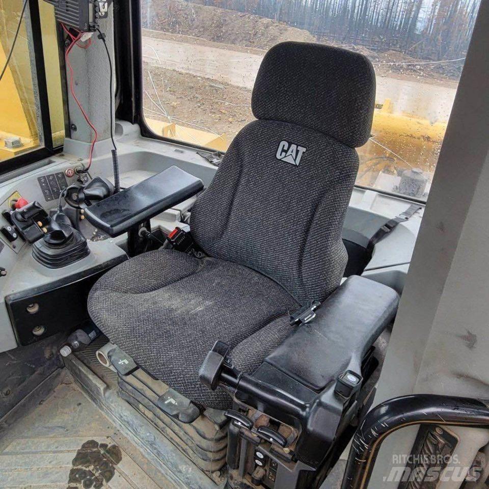 CAT D10T Гусеничні бульдозери