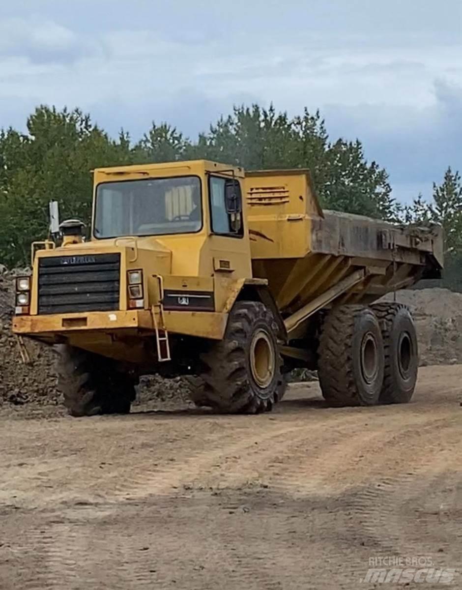 CAT D250B Зчленовані самоскиди