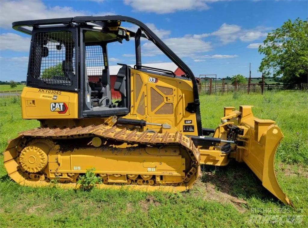 CAT D3 Гусеничні бульдозери