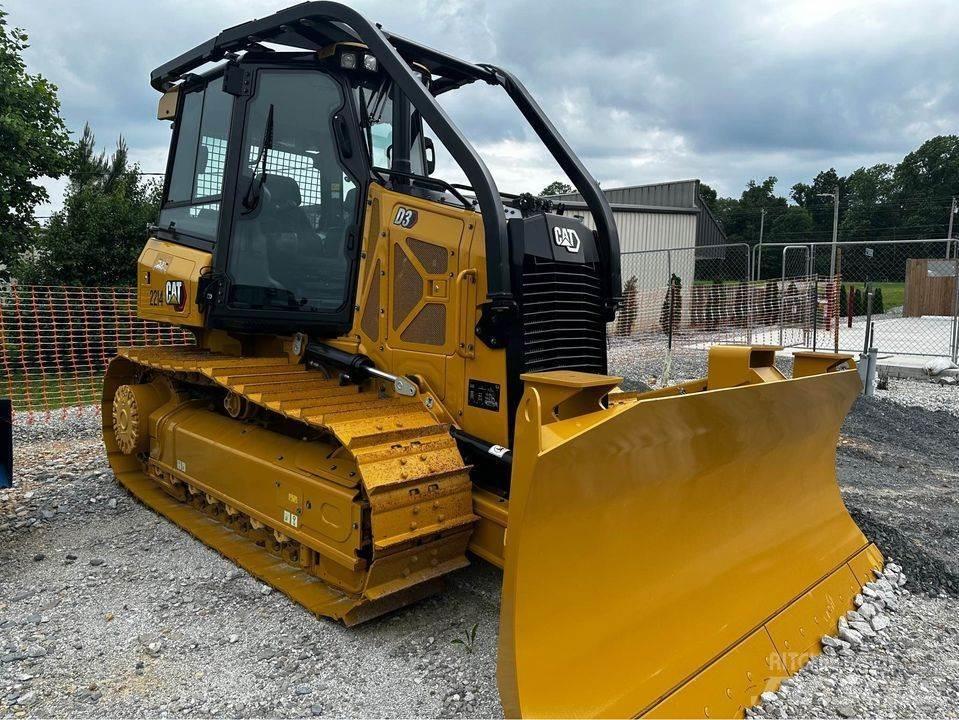 CAT D3 Гусеничні бульдозери
