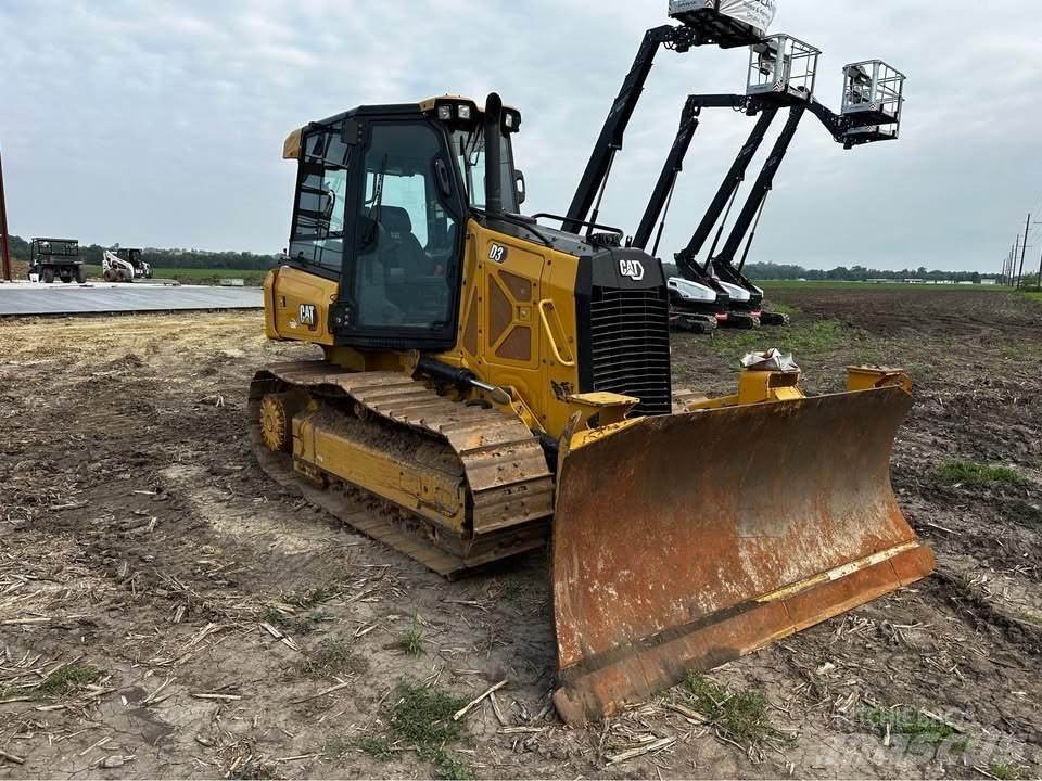 CAT D3 Гусеничні бульдозери