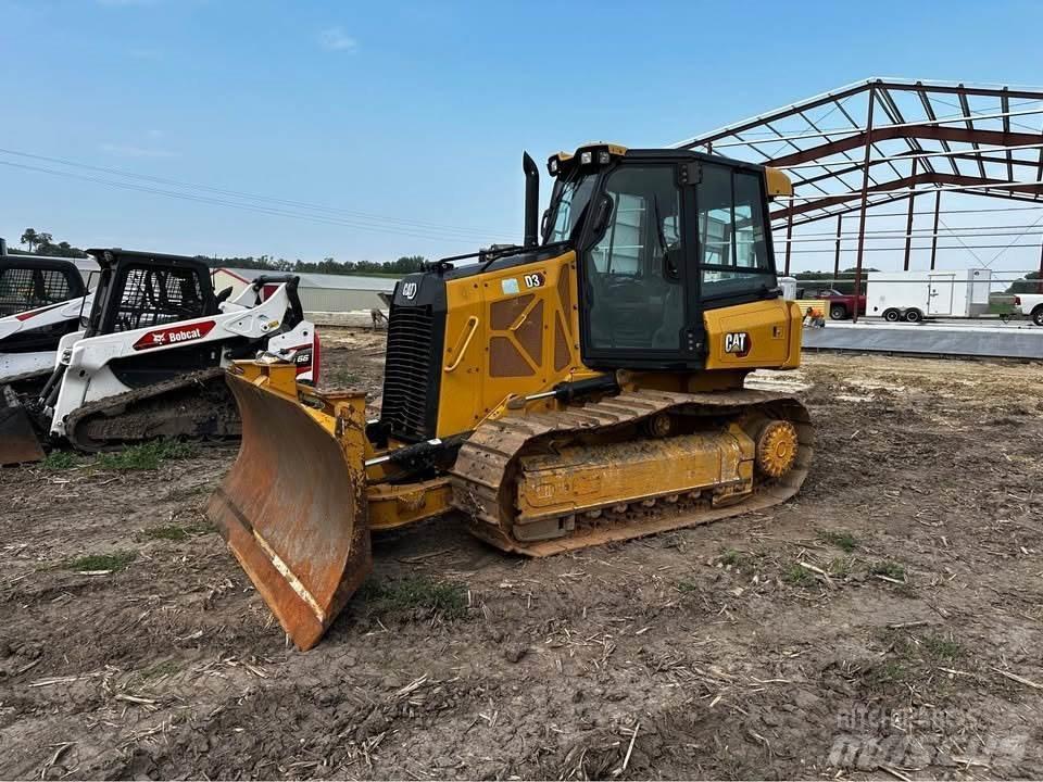 CAT D3 Гусеничні бульдозери