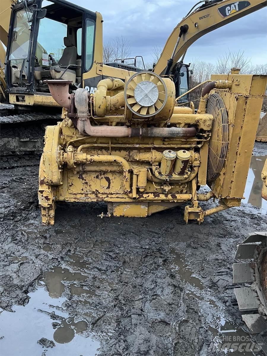 CAT D353 Двигуни