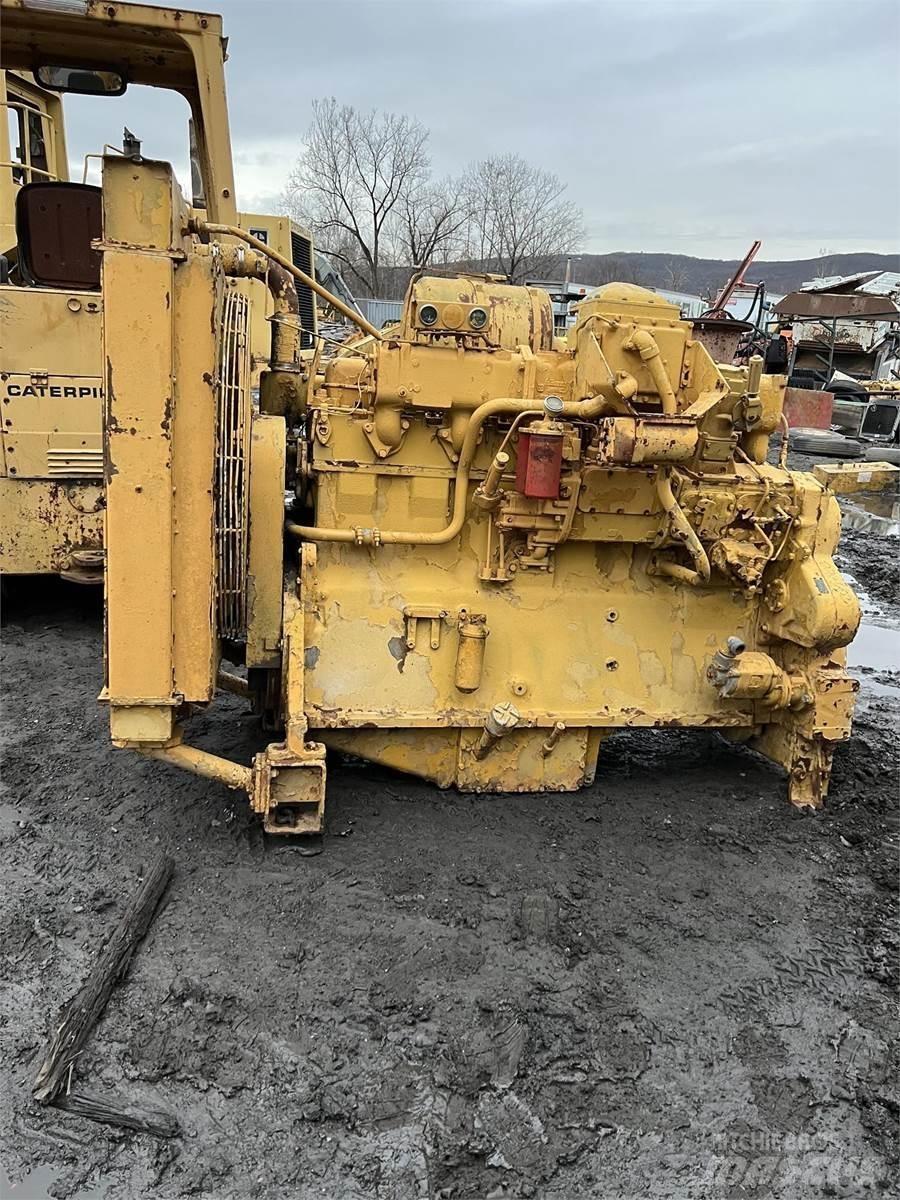 CAT D353 Двигуни