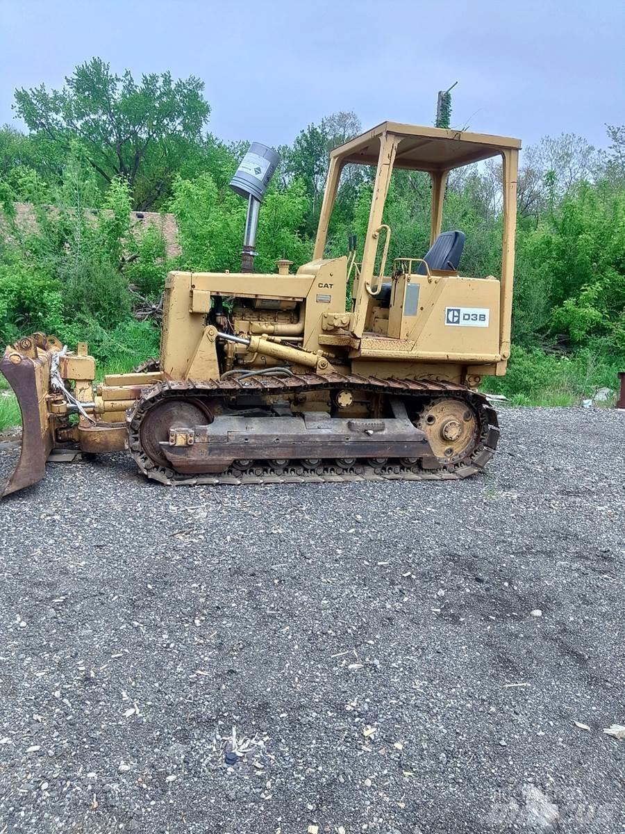 CAT D3B Гусеничні бульдозери