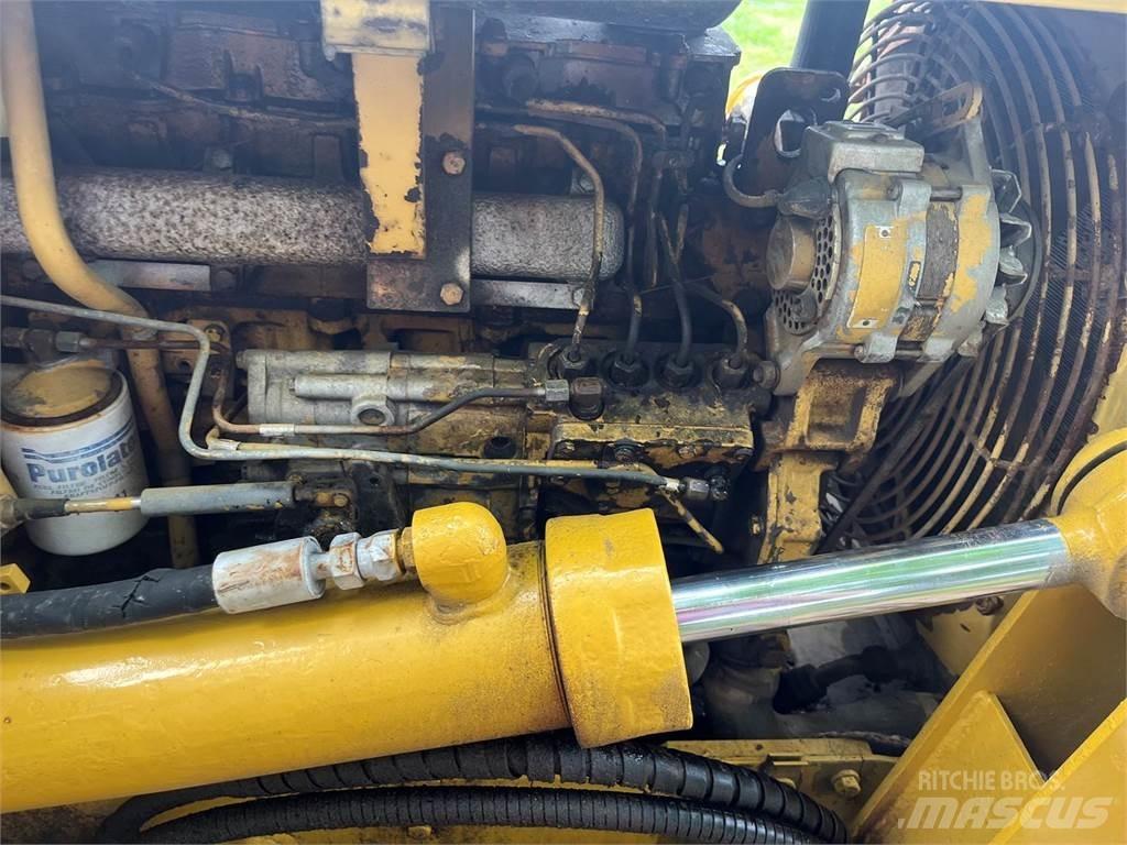 CAT D3B Гусеничні бульдозери