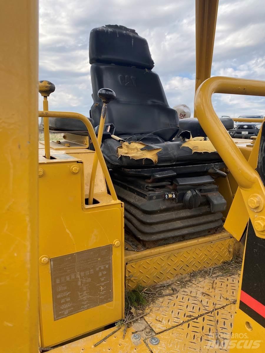 CAT D3C Гусеничні бульдозери