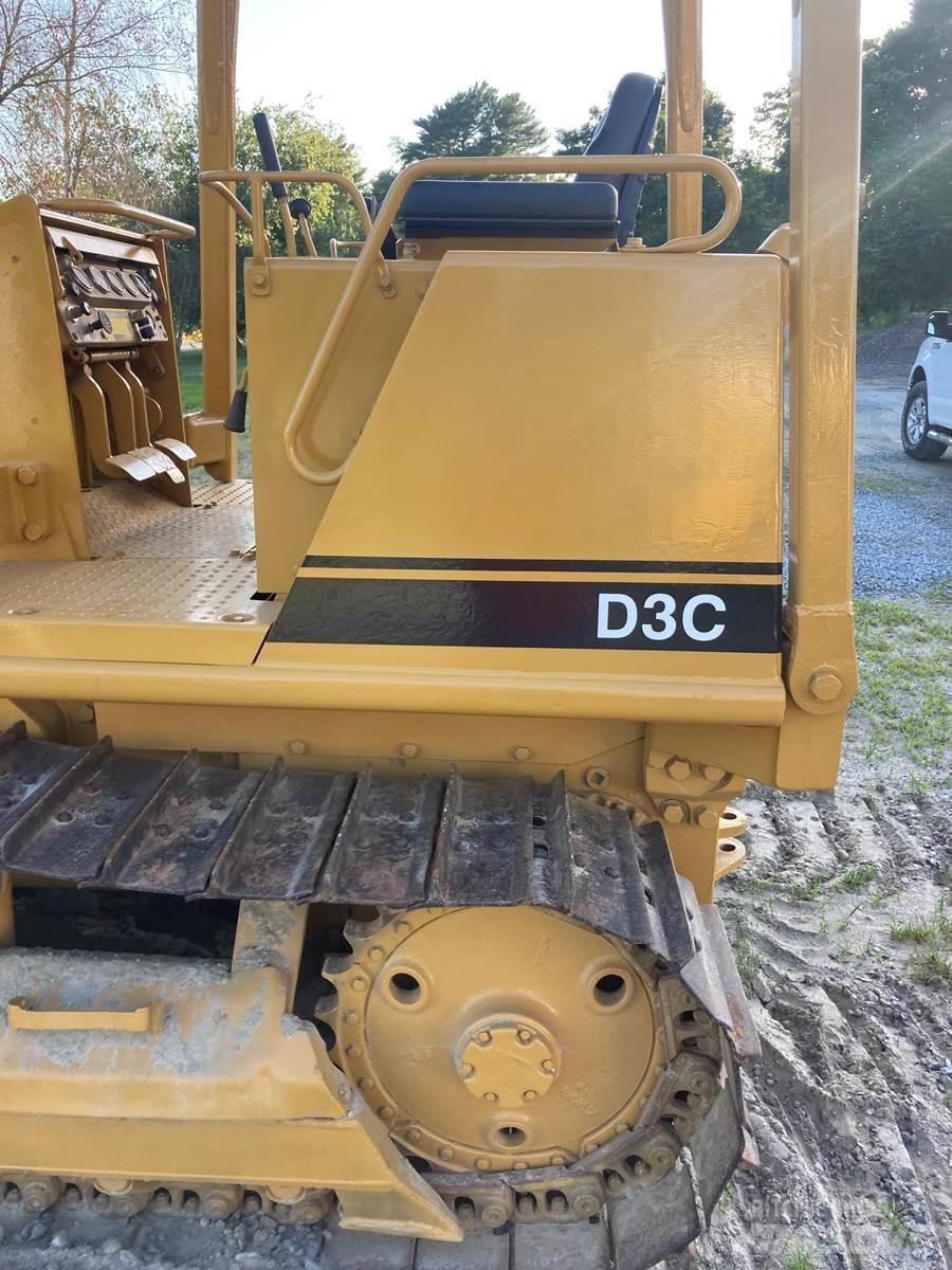 CAT D3C Гусеничні бульдозери