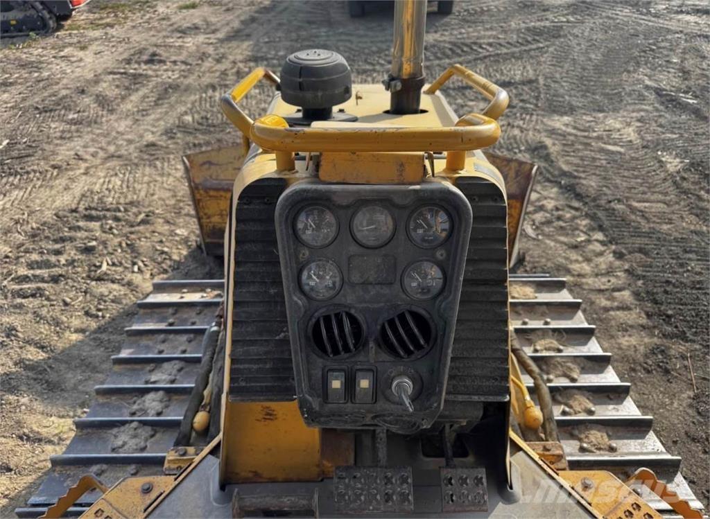 CAT D3G XL Гусеничні бульдозери