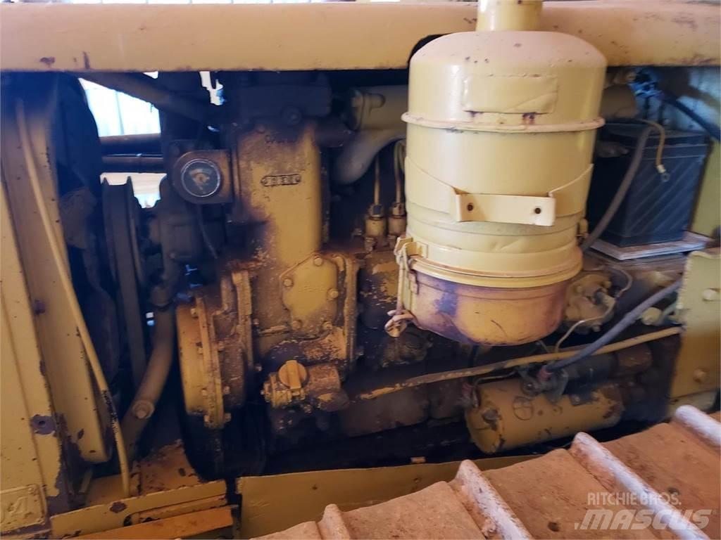 CAT D4 Трубоукладачі