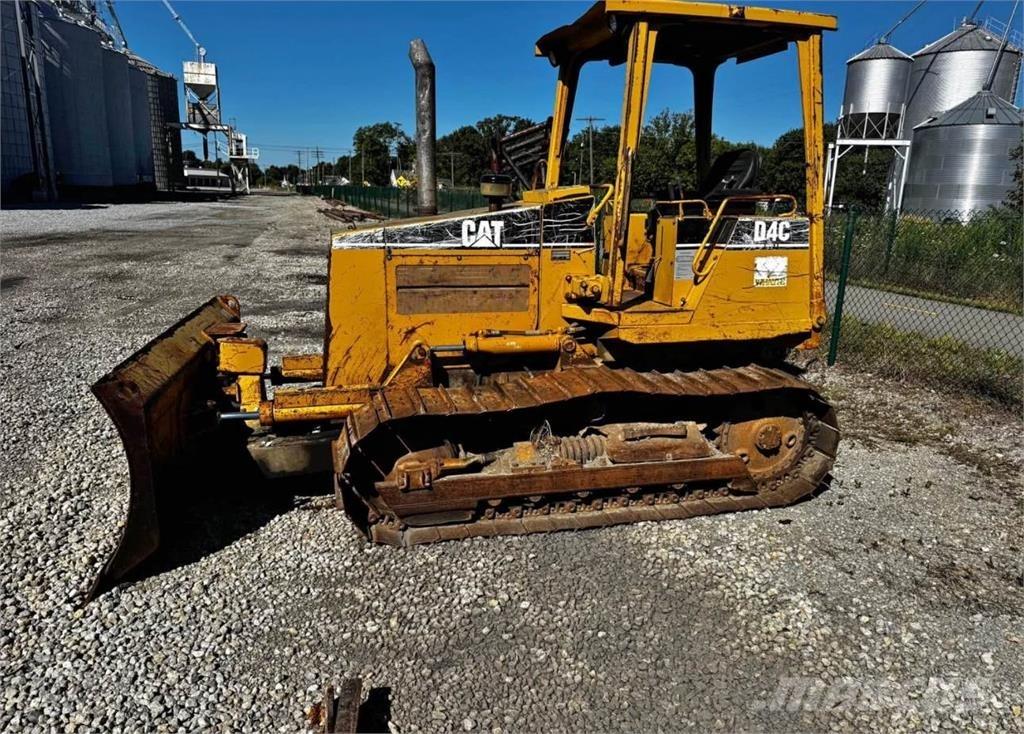 CAT D4C Гусеничні бульдозери