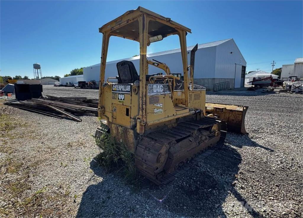 CAT D4C Гусеничні бульдозери
