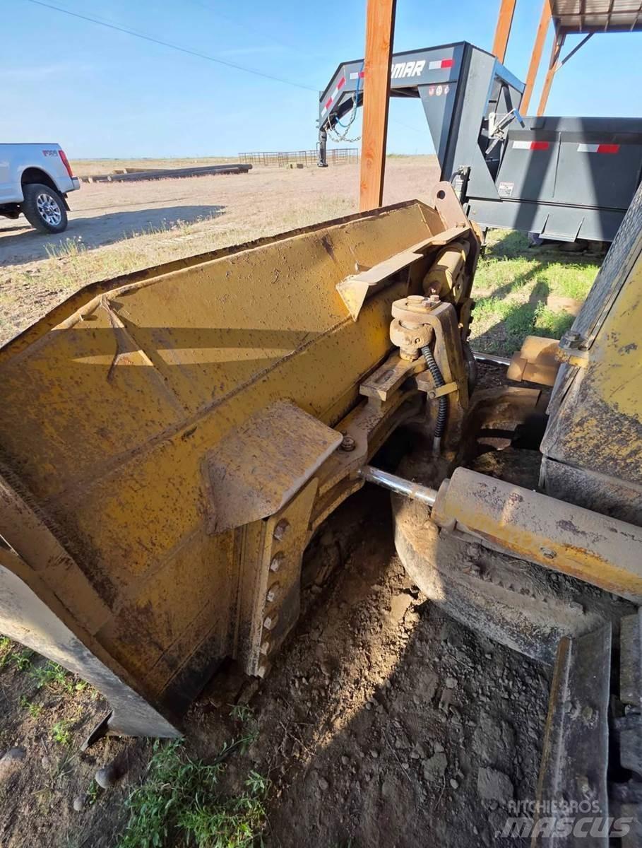 CAT D4H Гусеничні бульдозери
