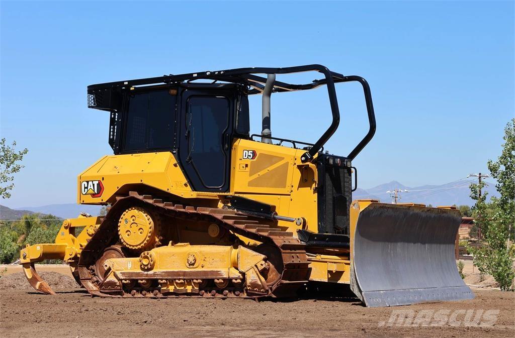 CAT D5 XL Гусеничні бульдозери
