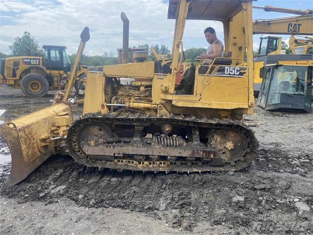 CAT D5C Гусеничні бульдозери