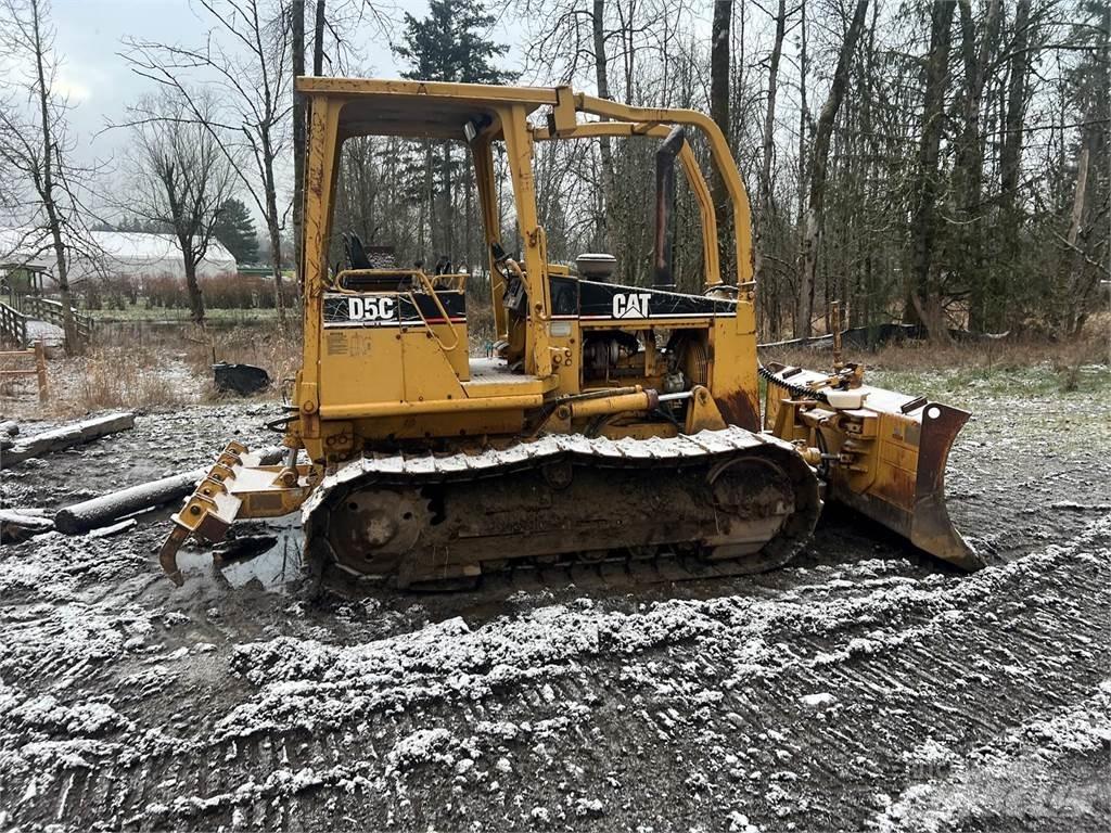 CAT D5C Гусеничні бульдозери