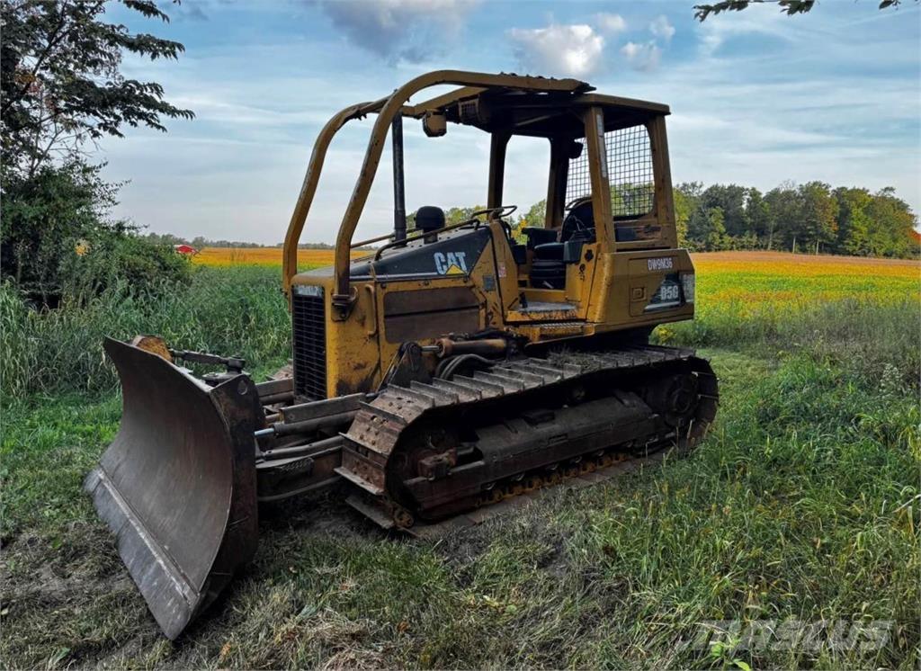 CAT D5G XL Гусеничні бульдозери