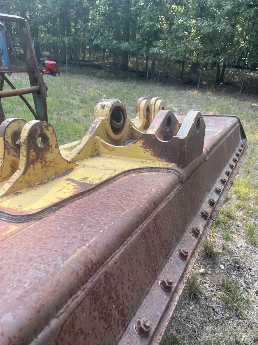 CAT D5K Леміші