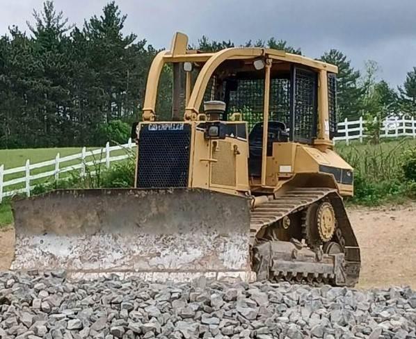 CAT D5M Гусеничні бульдозери