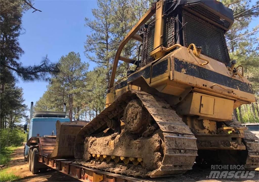 CAT D5M Гусеничні бульдозери