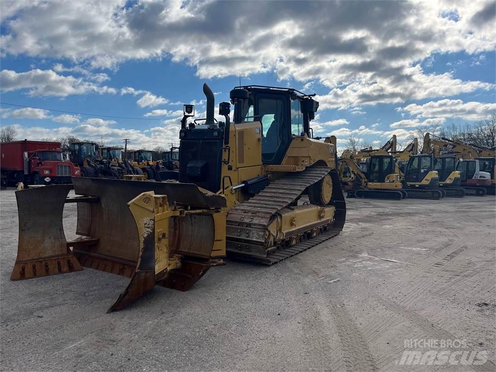 CAT D6 Гусеничні бульдозери