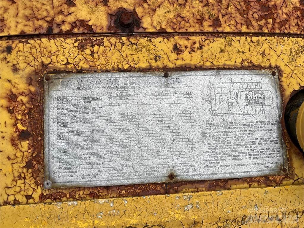 CAT D6 Гусеничні бульдозери