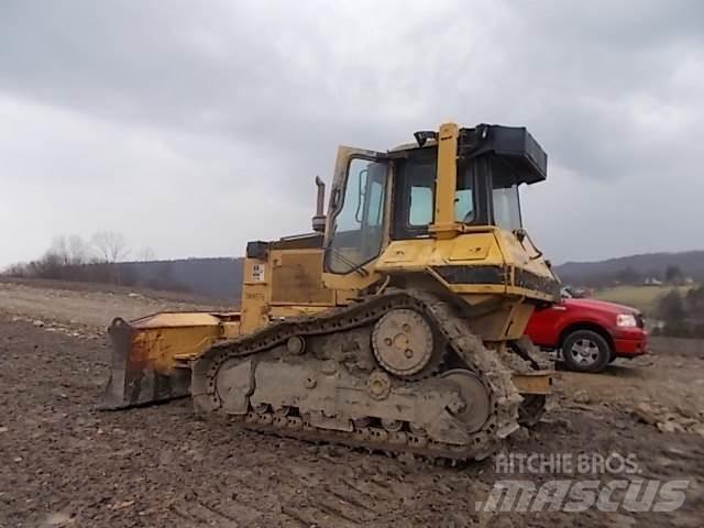 CAT D6M Гусеничні бульдозери