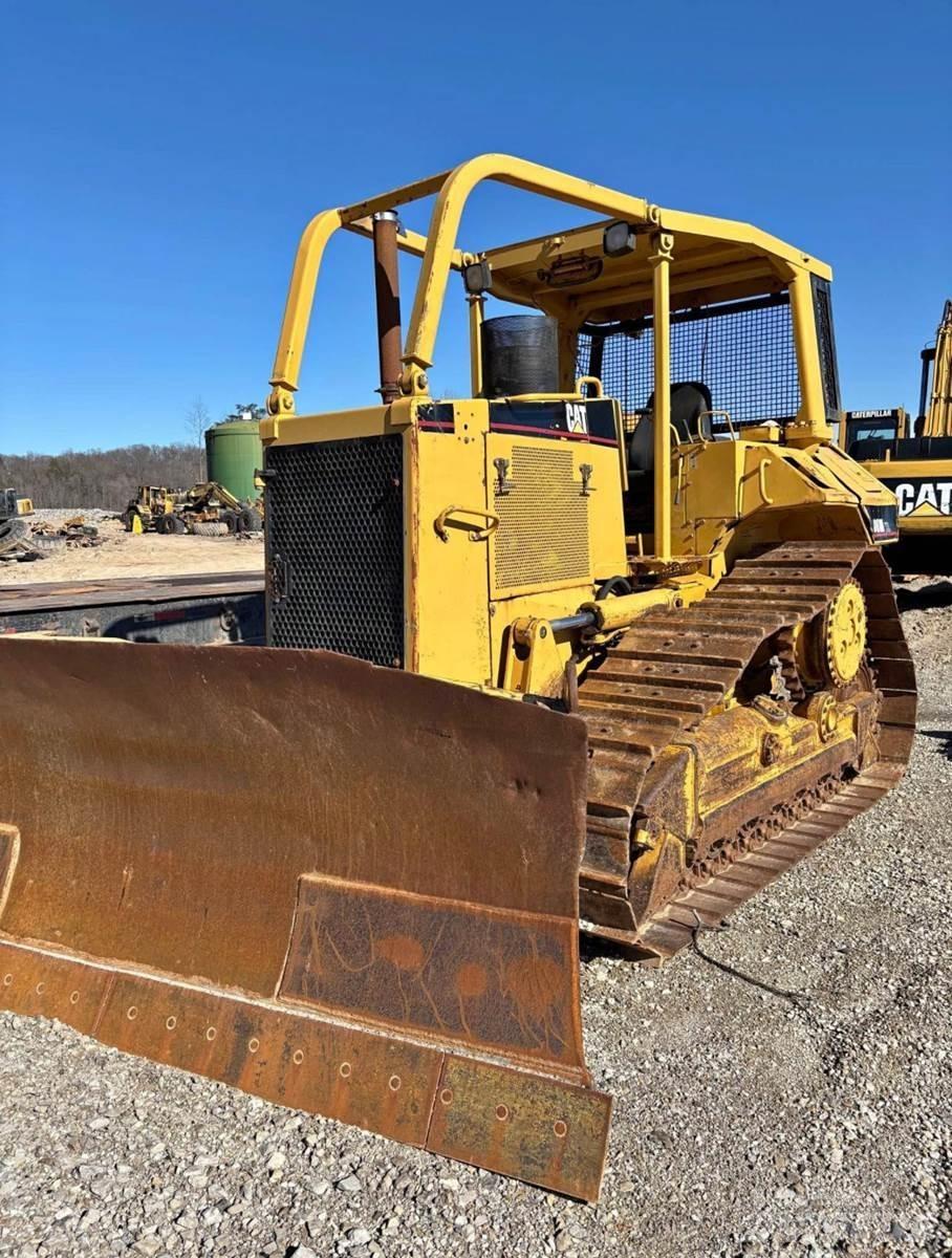 CAT D6M XL Гусеничні бульдозери