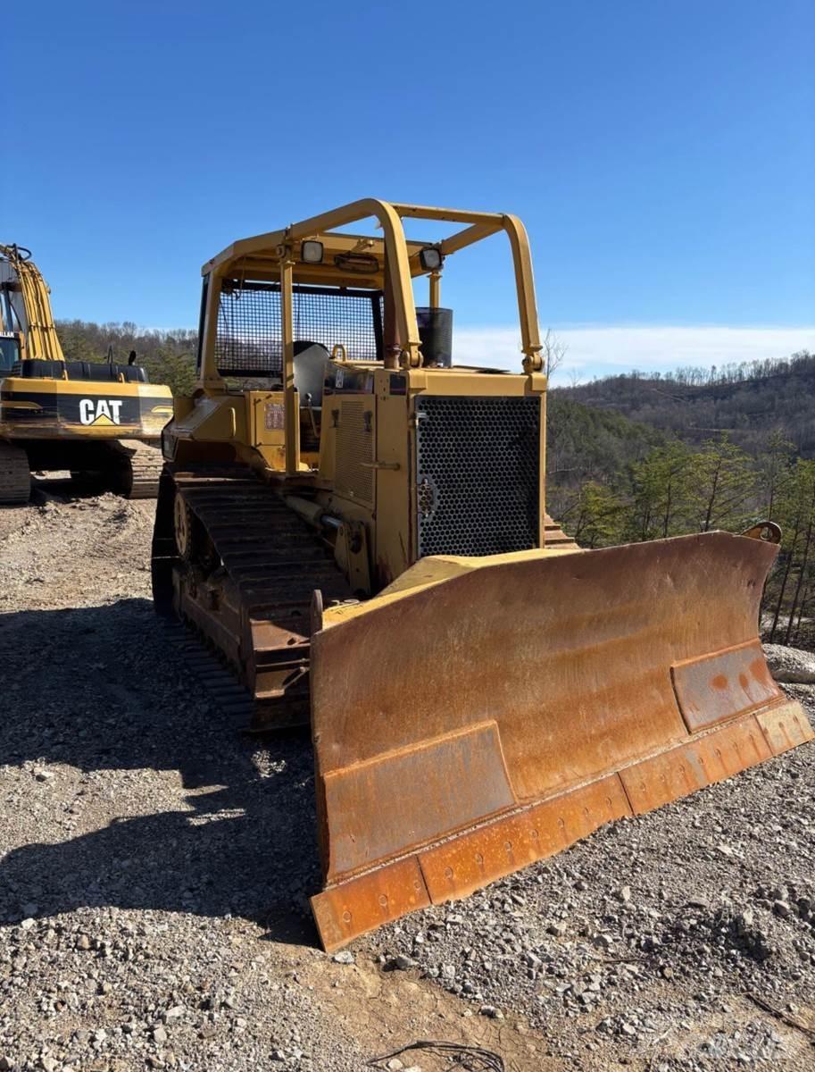 CAT D6M XL Гусеничні бульдозери