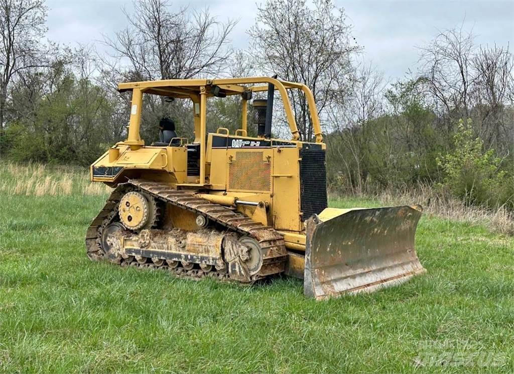 CAT D6M XL Гусеничні бульдозери