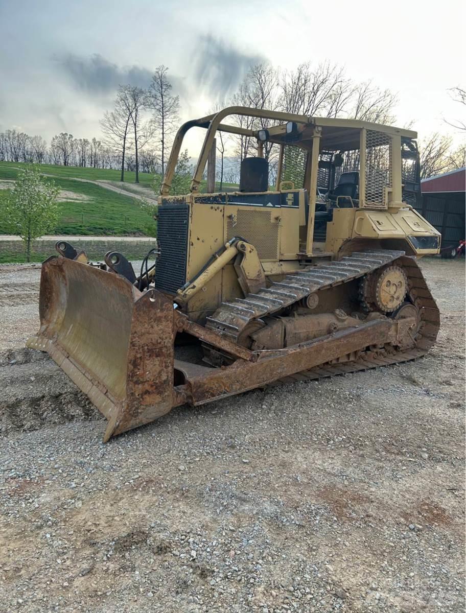 CAT D6M XL Гусеничні бульдозери