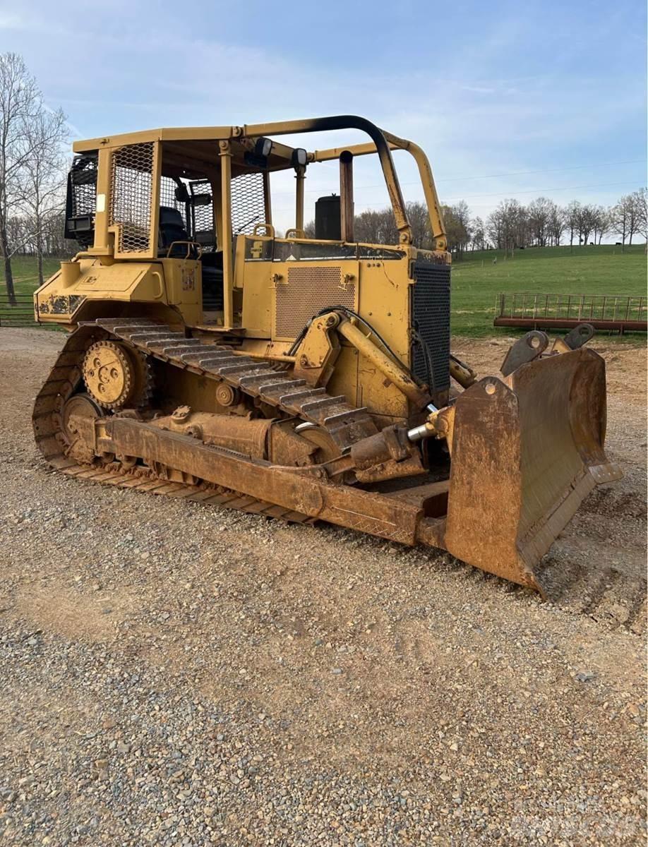 CAT D6M XL Гусеничні бульдозери