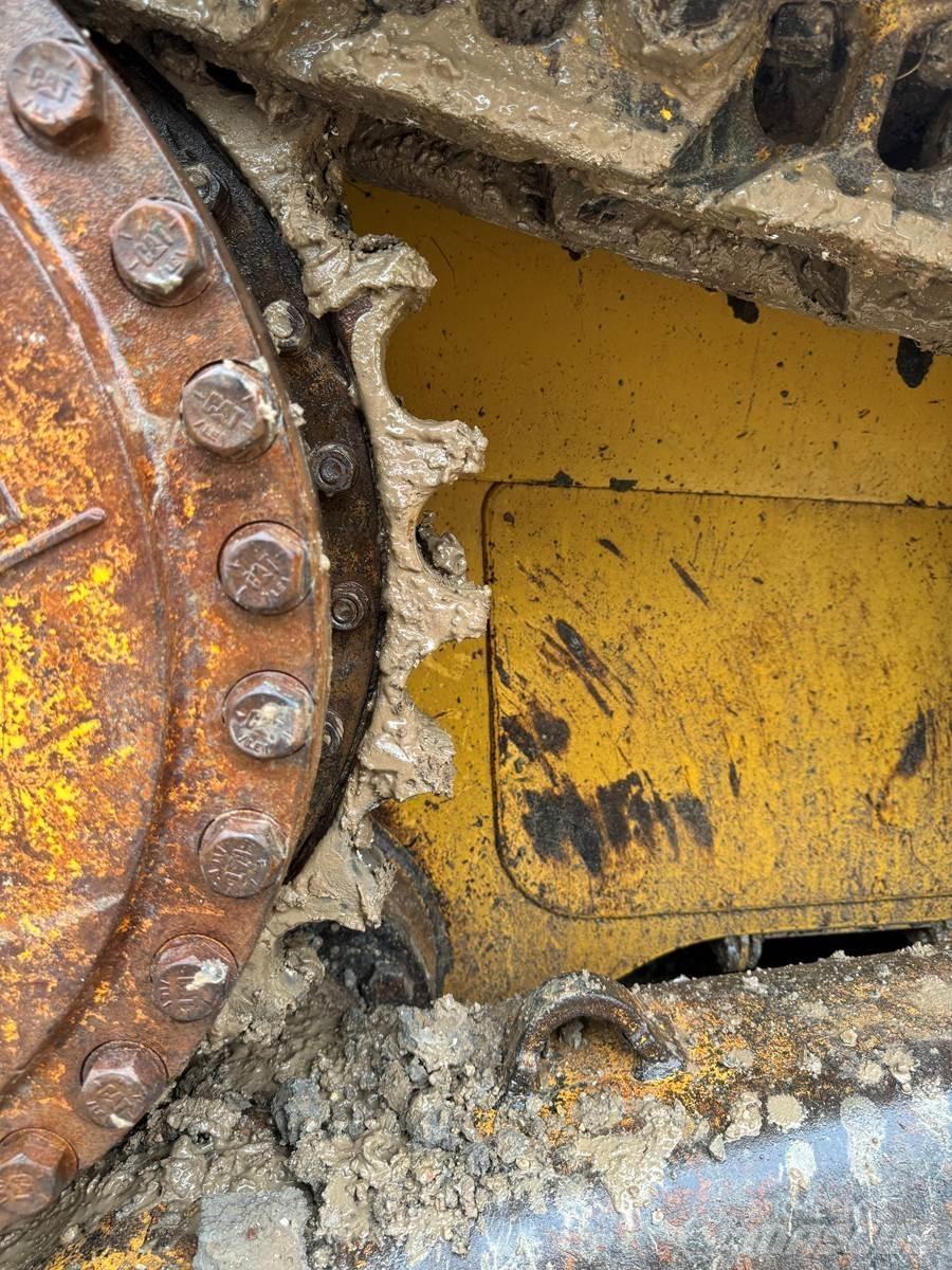 CAT D6T XL Гусеничні бульдозери