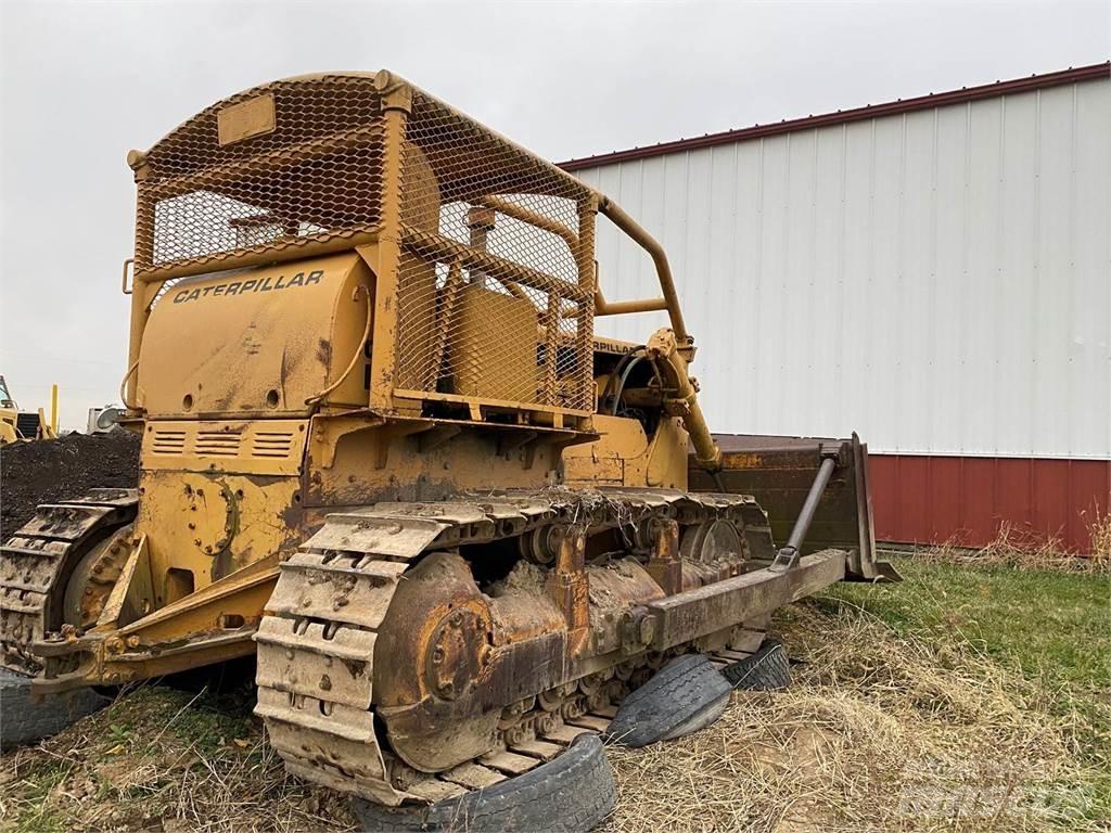CAT D7E Гусеничні бульдозери