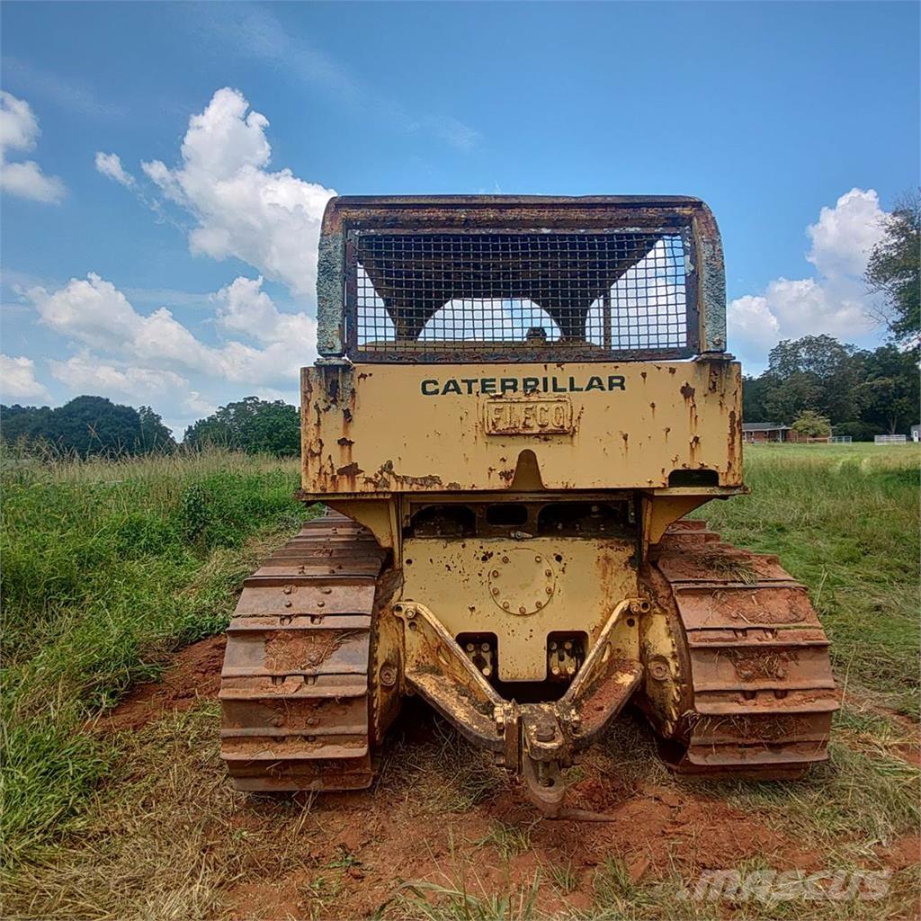 CAT D7E Гусеничні бульдозери