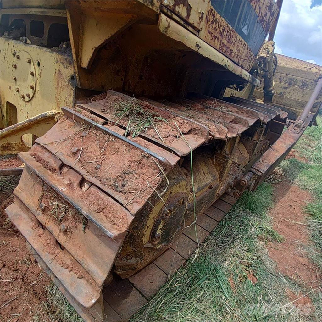 CAT D7E Гусеничні бульдозери