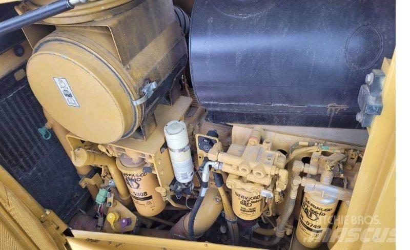 CAT D8T Гусеничні бульдозери