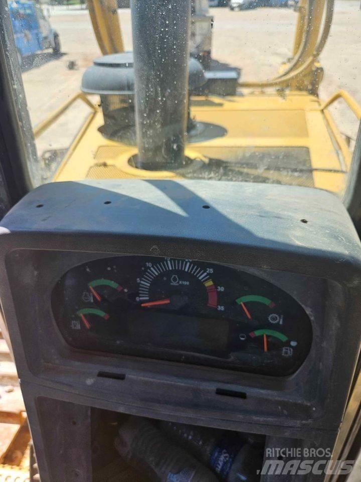 CAT D8T Гусеничні бульдозери