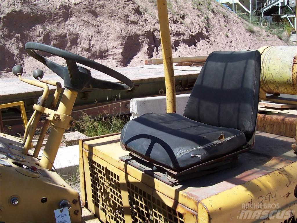 CAT T100C Інше